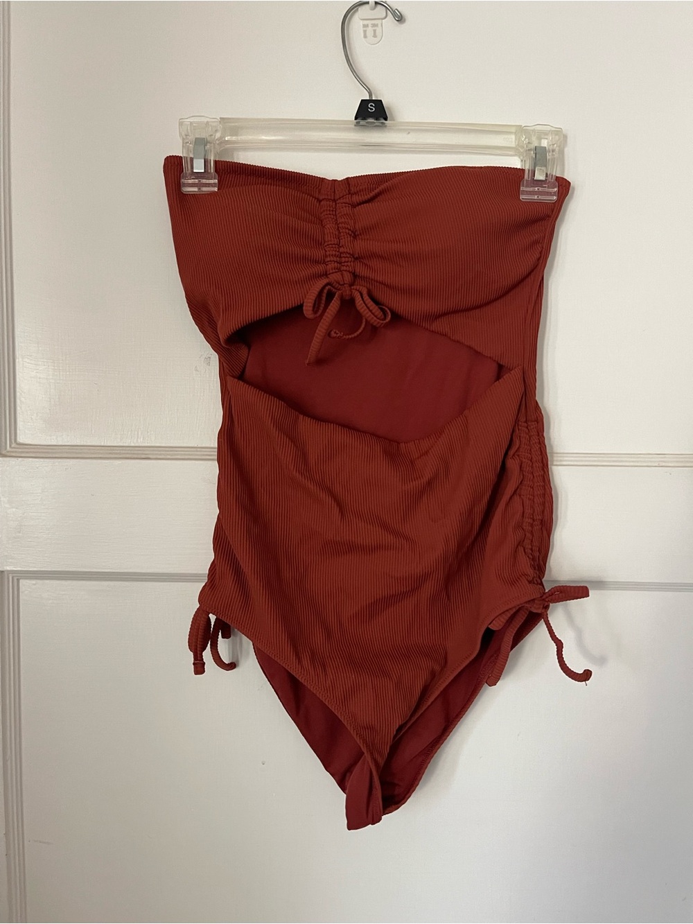 Rust Ribbed Strapless Bodysuit - Picture 2 of 2